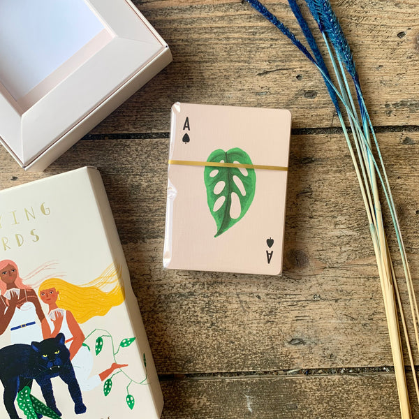 The plant lovers Carolyn Suzuki playing cards